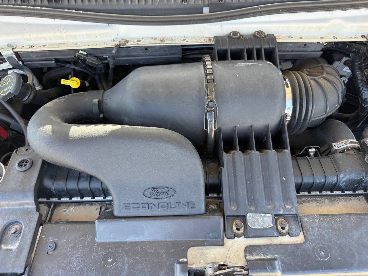 Used 2005 Ford E-350 and Econoline 350 Super Duty RWD image 10