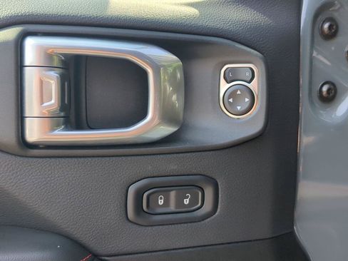 Used 2026 Jeep Gladiator Rubicon AWD/4WD image 13