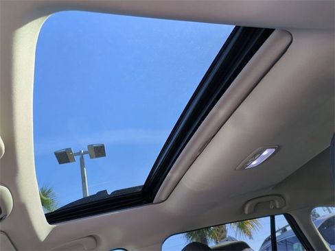 Used 2023 Subaru Outback Limited image 24