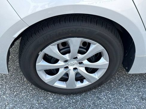 Used 2024 Toyota Corolla LE FWD image 21
