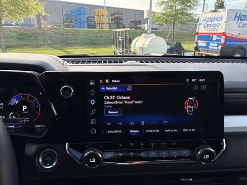 Used 2025 Chevrolet Colorado LT w/ Advanced Trailering Package image 27