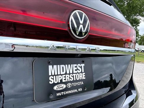 Used 2024 Volkswagen Atlas SE FWD image 8