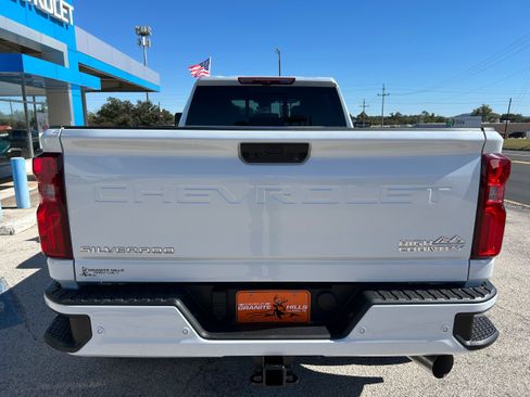 Used 2026 Chevrolet Silverado 3500 High Country w/ Technology Package image 9