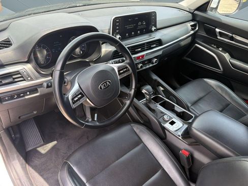 Used 2020 Kia Telluride LX FWD image 4