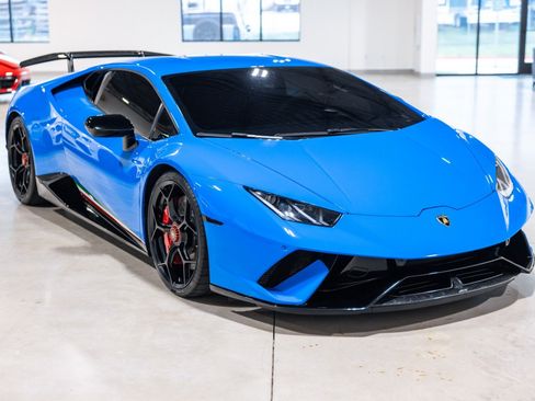 Used 2018 Lamborghini Huracan Performante AWD/4WD image 10