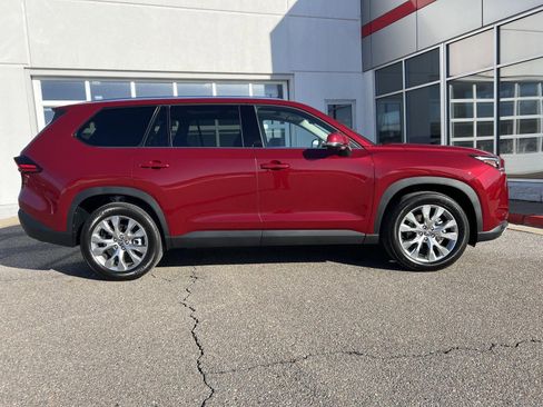 Used 2026 Toyota Grand Highlander Limited image 9