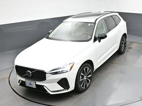 Used 2024 Volvo XC60 B5 Plus w/ Protection Package Premier AWD/4WD image 19