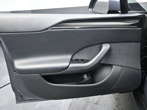 Used 2022 Tesla Model S Plaid image 30