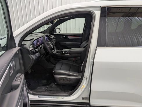 Used 2025 Buick Enclave Preferred image 16