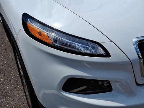 Used 2015 Jeep Cherokee Limited w/ Luxury Group AWD/4WD image 7