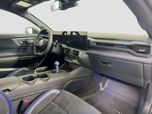 Used 2025 Ford Mustang Dark Horse image 27