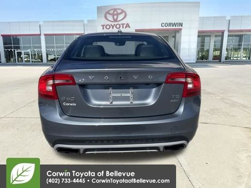 Used 2016 Volvo S60 T5 Cross Country Platinum image 4