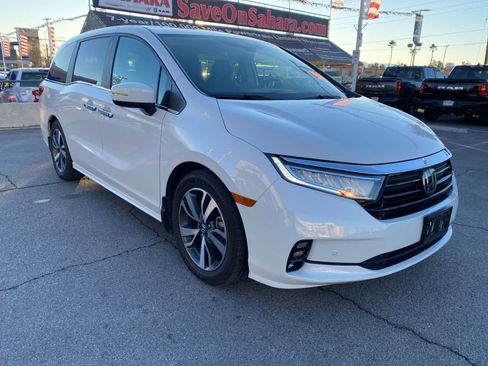 Used 2023 Honda Odyssey Touring image 4