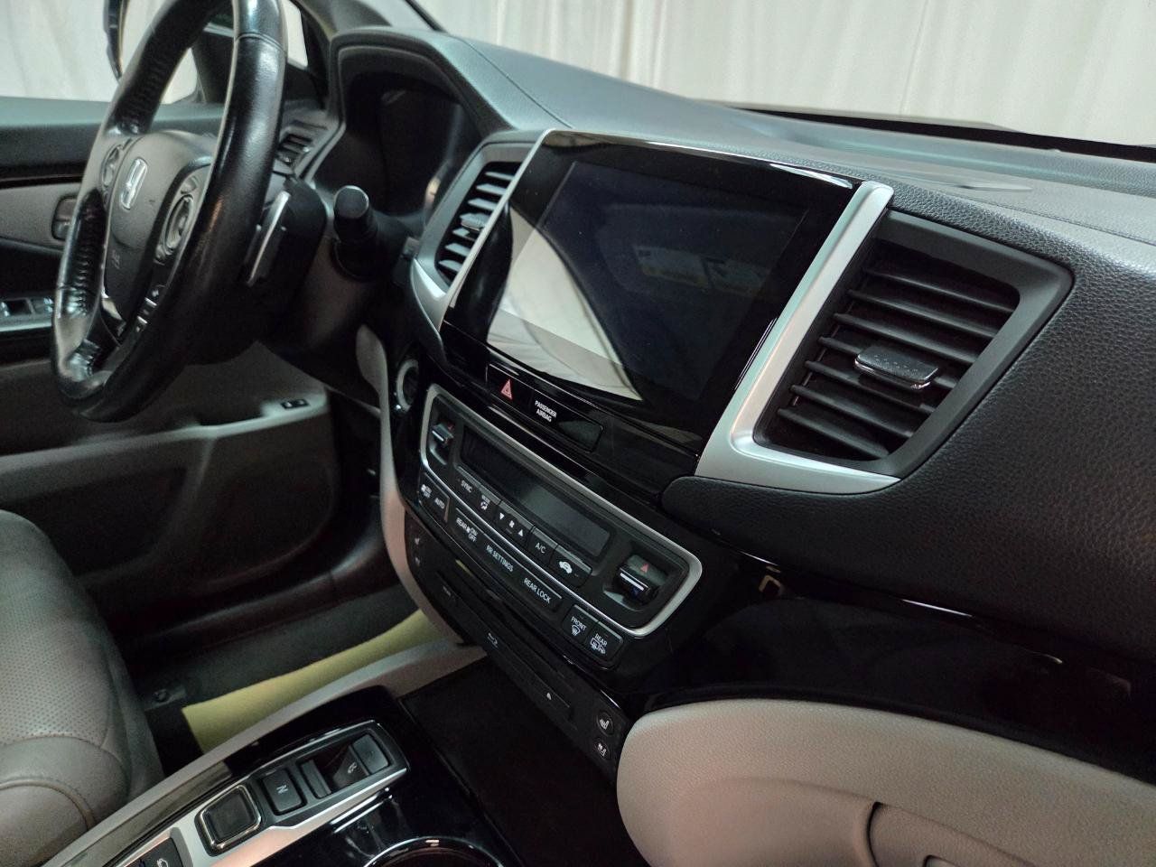 Used 2018 Honda Pilot Elite image 21