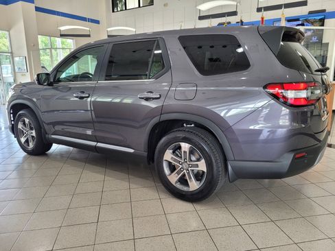 New 2025 Honda Pilot EX-L image 6