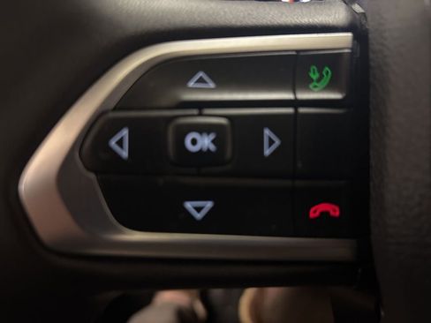 Used 2024 Jeep Compass Limited image 19