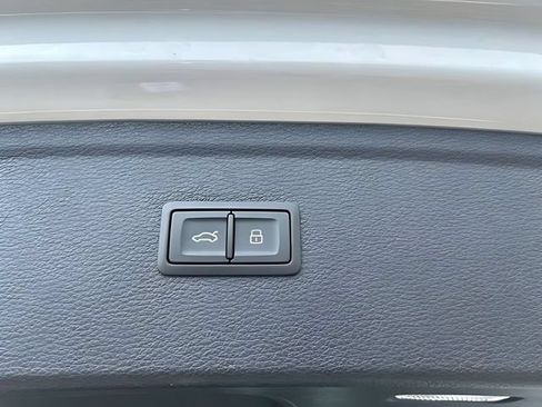 Used 2024 Audi Q5 2.0T Premium Plus AWD/4WD image 18