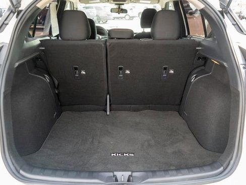 Used 2023 Nissan Kicks SR FWD image 11