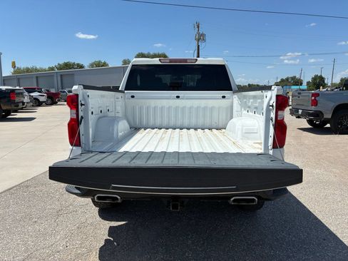 Used 2022 Chevrolet Silverado 1500 LT Trail Boss AWD/4WD image 12