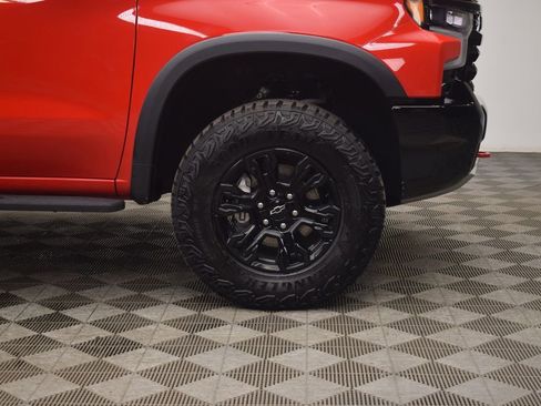 Used 2023 Chevrolet Silverado 1500 ZR2 image 31