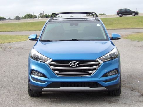 Used 2017 Hyundai Tucson Limited w/ Limited Ultimate Package 03 FWD image 3
