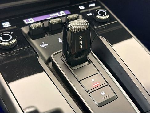 Used 2024 Porsche 911 Carrera w/ Premium Package RWD image 17