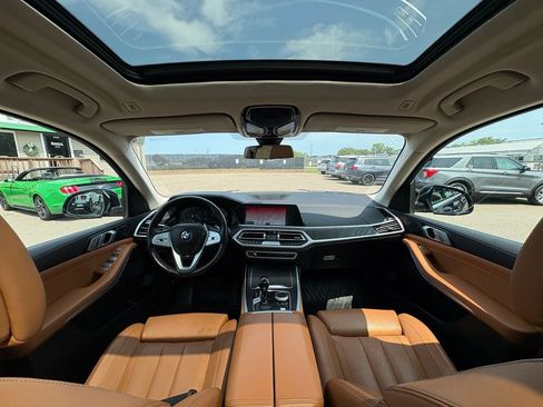 Used 2022 BMW X7 xDrive40i w/ Premium Package AWD/4WD image 11