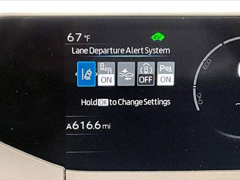 Used 2024 Toyota Prius LE image 31