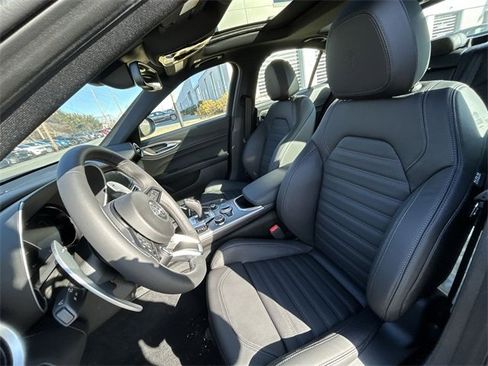 New 2025 Alfa Romeo Giulia AWD w/ Veloce Package AWD image 11