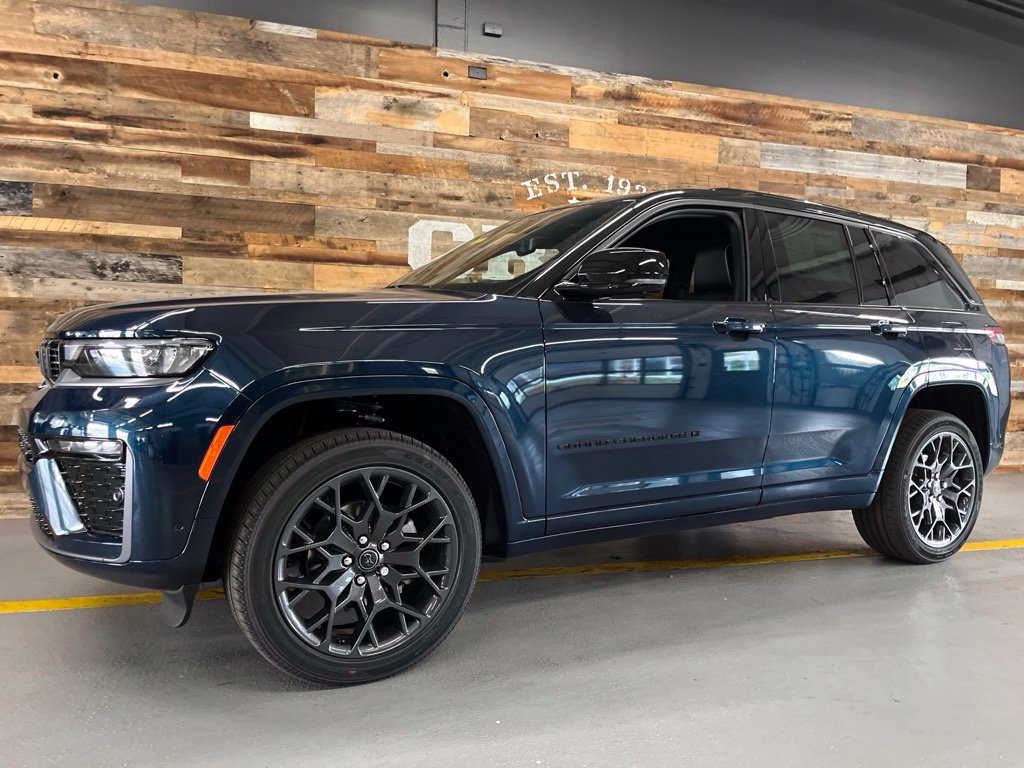 New 2027 Jeep Grand Cherokee Summit AWD/4WD image 13