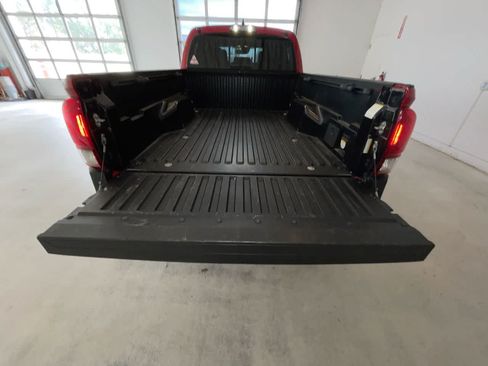 Used 2019 Toyota Tacoma TRD Sport w/ TRD Premium Sport Package AWD/4WD image 24