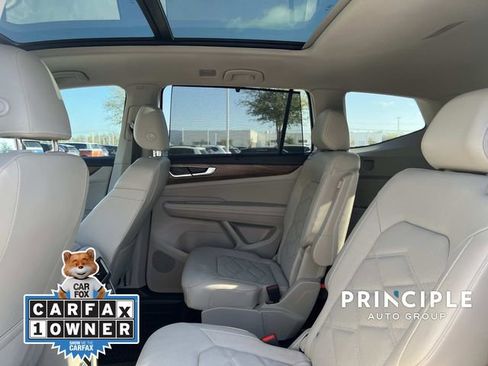 Used 2024 Volkswagen Atlas SE w/ Panoramic Sunroof Package image 28