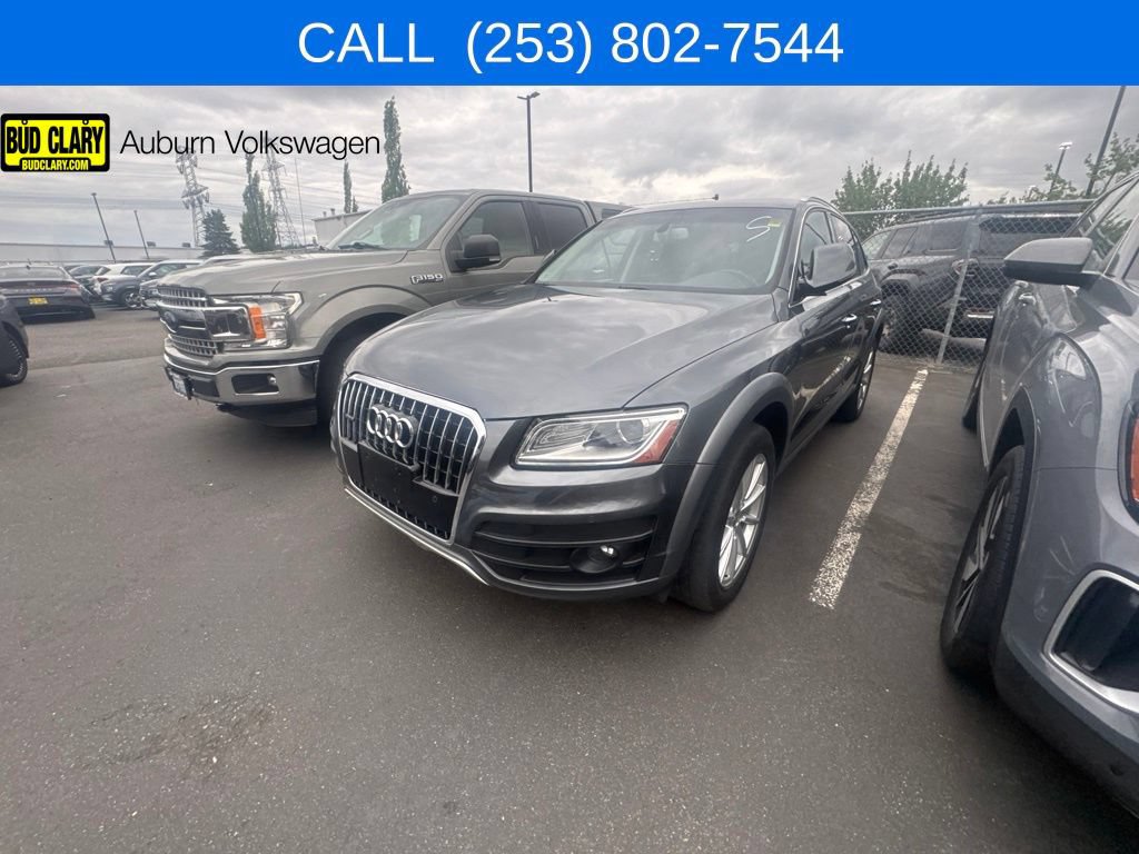 Used 2017 Audi Q5 2.0T Premium Plus w/ Technology Package AWD/4WD image 2