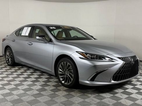 Used 2025 Lexus ES 300h w/ Technology Package FWD image 11