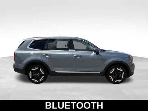 Used 2025 Kia Telluride S FWD image 6