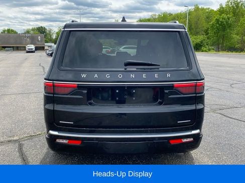 Used 2023 Jeep Wagoneer Series III w/ Preferred Equipment Group AWD/4WD image 4