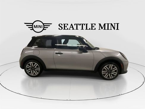 New 2026 MINI Cooper 2-Door Hardtop FWD image 13
