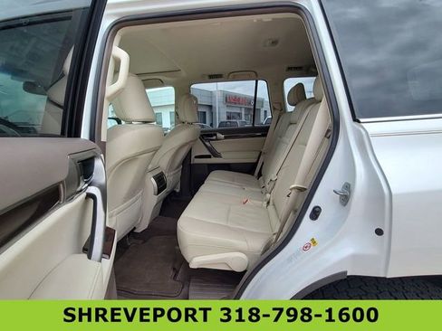 Used 2019 Lexus GX 460 Premium w/ Premium Package AWD/4WD image 26