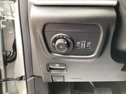 New 2025 Jeep Grand Cherokee Limited w/ Black Appearance Package image 31