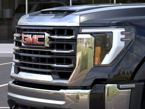 New 2026 GMC Sierra 3500 SLE w/ SLE Value Package AWD/4WD image 37