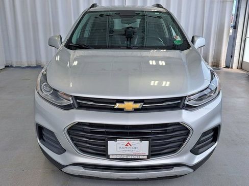 Used 2019 Chevrolet Trax LT w/ LT Convenience Package FWD image 3
