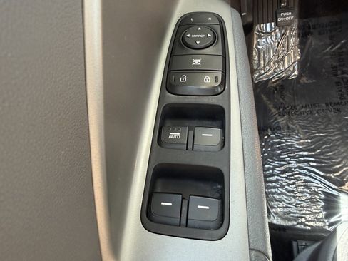 Used 2022 Kia Niro LX FWD image 25