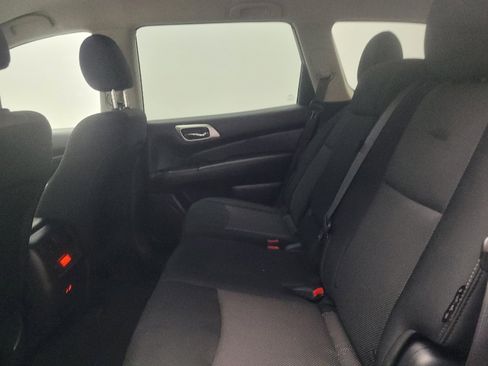 Used 2020 Nissan Pathfinder S FWD image 18