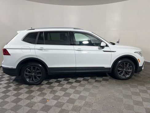 Used 2022 Volkswagen Tiguan SE AWD/4WD image 10