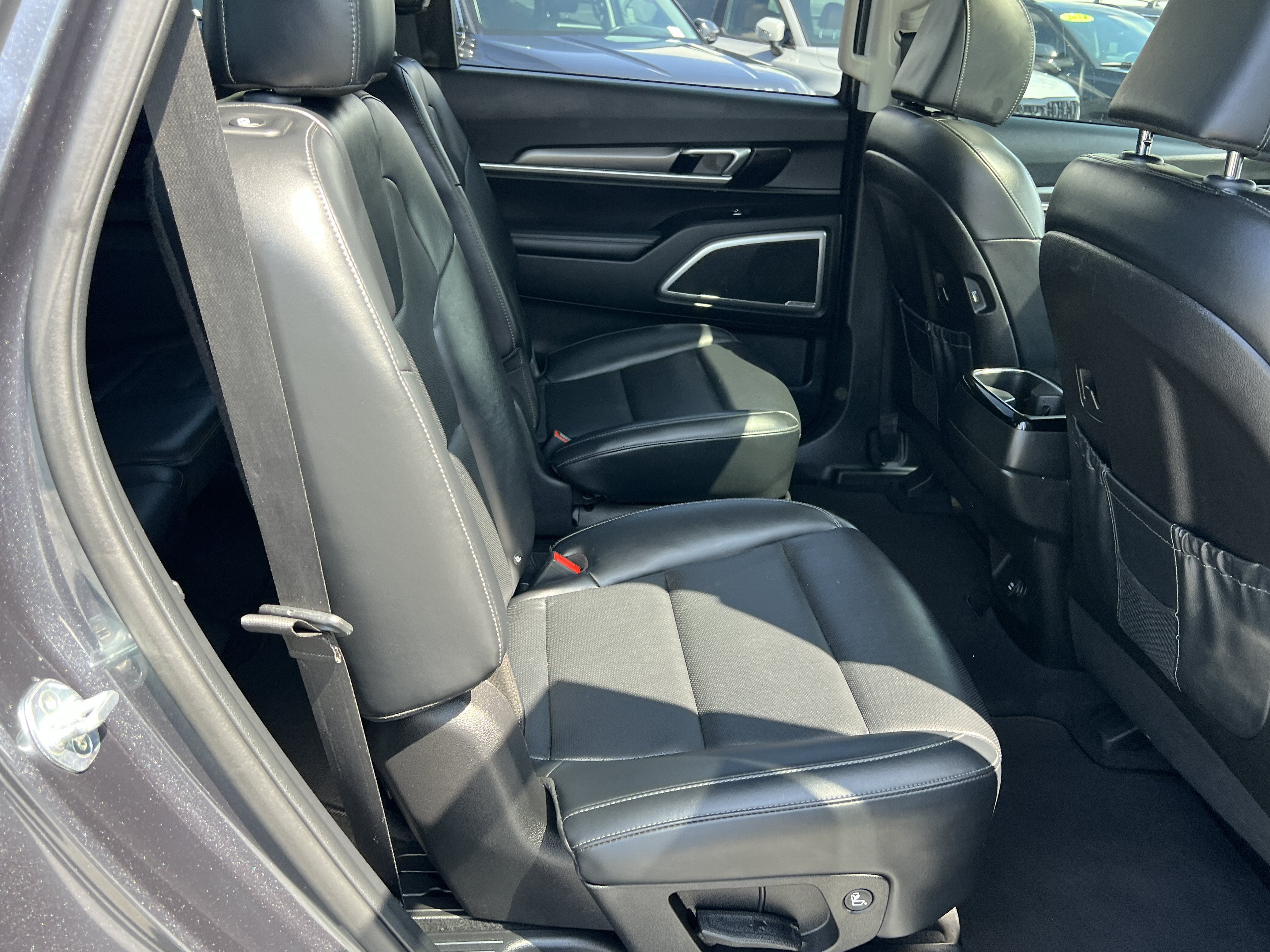 Used 2022 Kia Telluride S FWD image 19