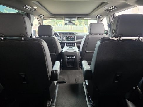 Used 2022 GMC Yukon XL Denali AWD/4WD image 34