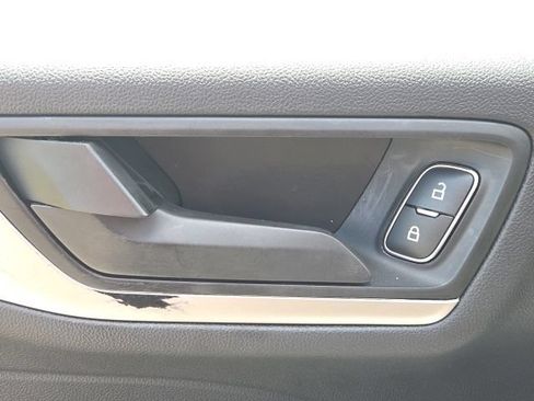 Used 2020 Ford Escape SE FWD image 22