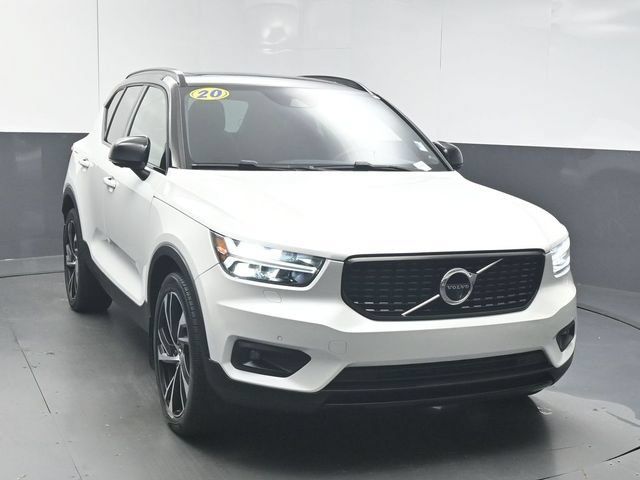 Used 2020 Volvo XC40 T5 R-Design w/ Protection Package AWD/4WD image 2