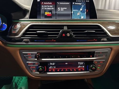 Used 2018 BMW 750i xDrive image 20