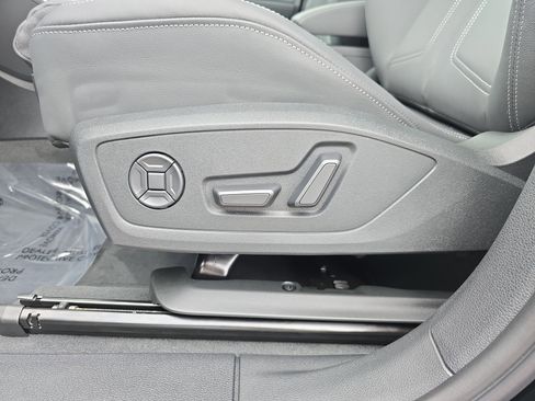 New 2025 Audi Q3 2.0T Premium image 27